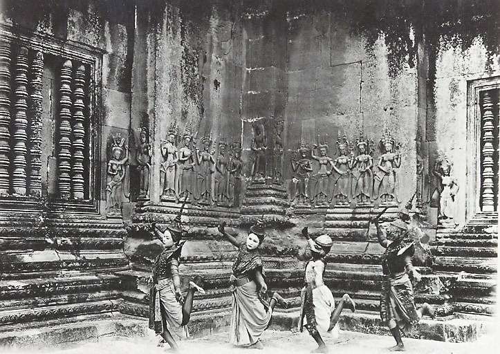 Historic picture of Apsara dancer