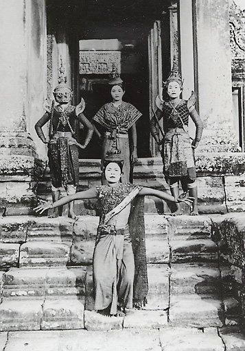 Historic picture of Apsara dancer