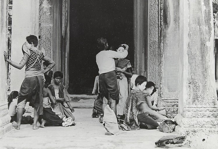 Historic picture of Apsara dancer
