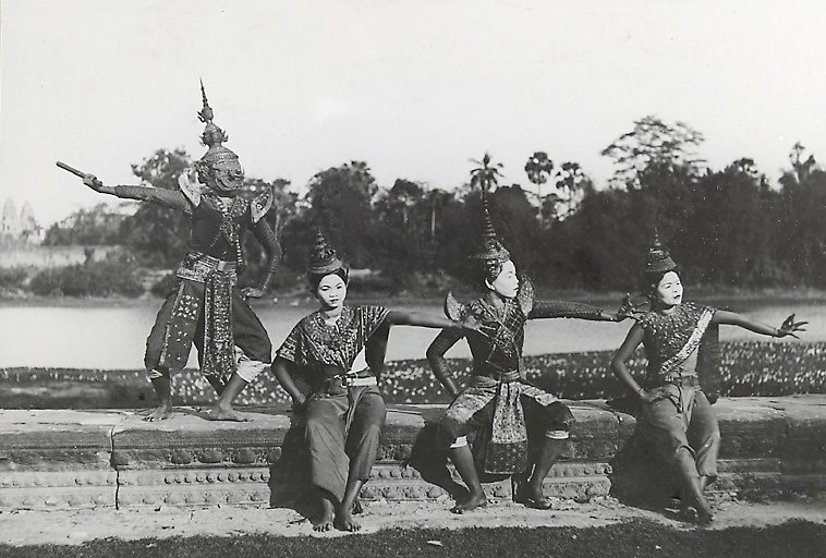 Historic picture of Apsara dancer