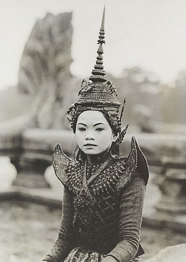 Historic picture of Apsara dancer
