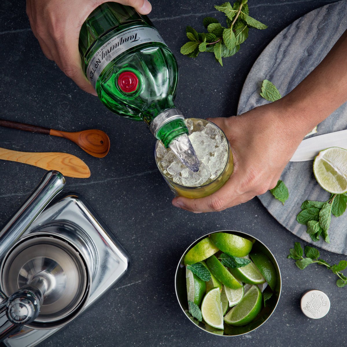 Nada mejor para romper el hielo este invierno que una copa de #TanquerayTEN. #WorldClassSpain