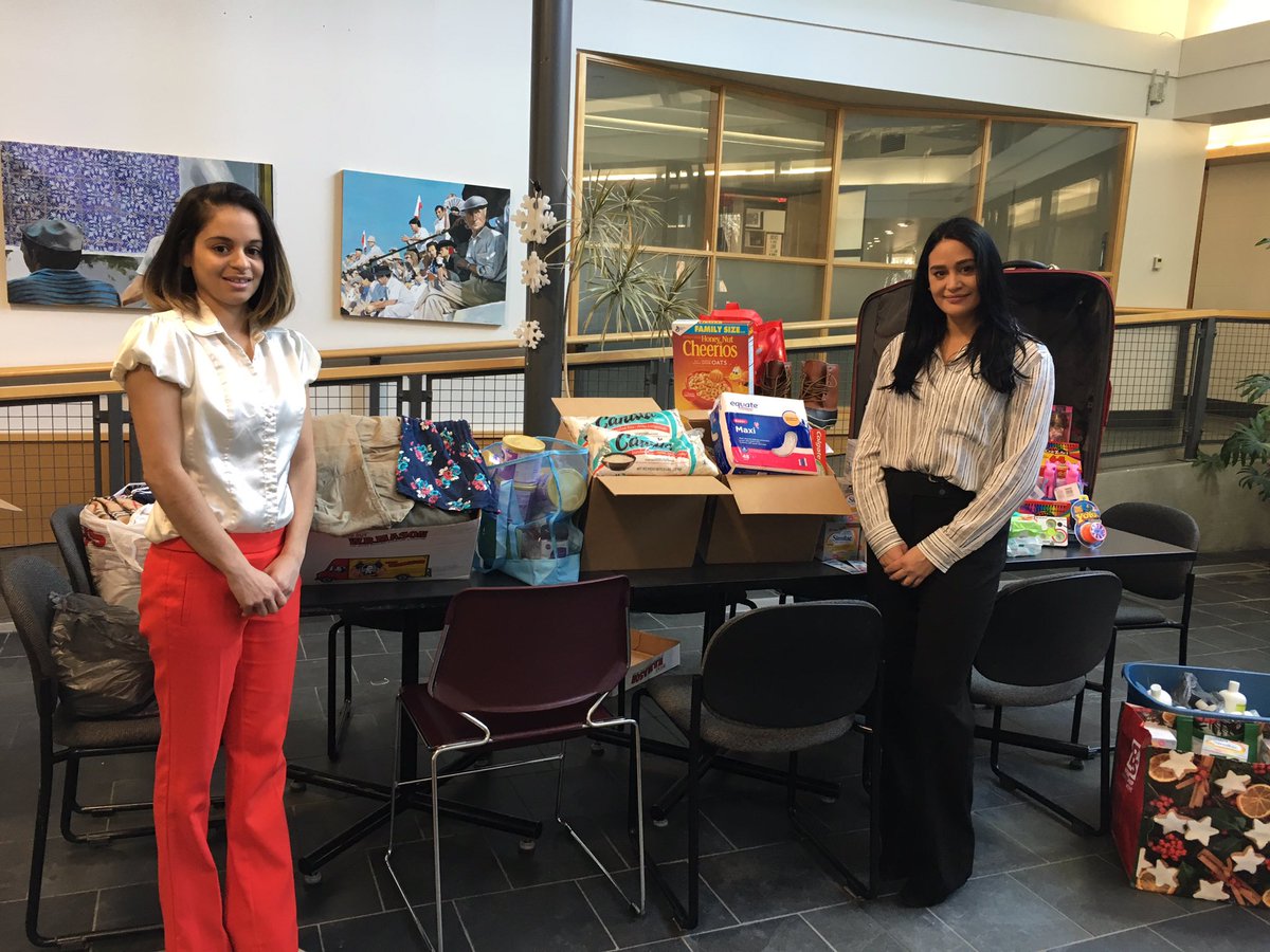 kdos220's tweet image. Tune in to @NBC10 tonight at 6 to see how these inspiring @RICNews students are helping the people of #PuertoRico. #alternativespringbreak #experienceRIC @JLMeriwether06 @AnnaKids1st @FrankDSanchez @NBC10_Michelle