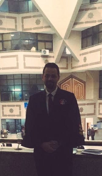 ينبغي أن نبني طموحاتنا على قدراتٍ نمتلكها .
من غرف العمليات إلى قاعات المحاكم
#محامي  #الأخطاء_الطبية 
#lawyer