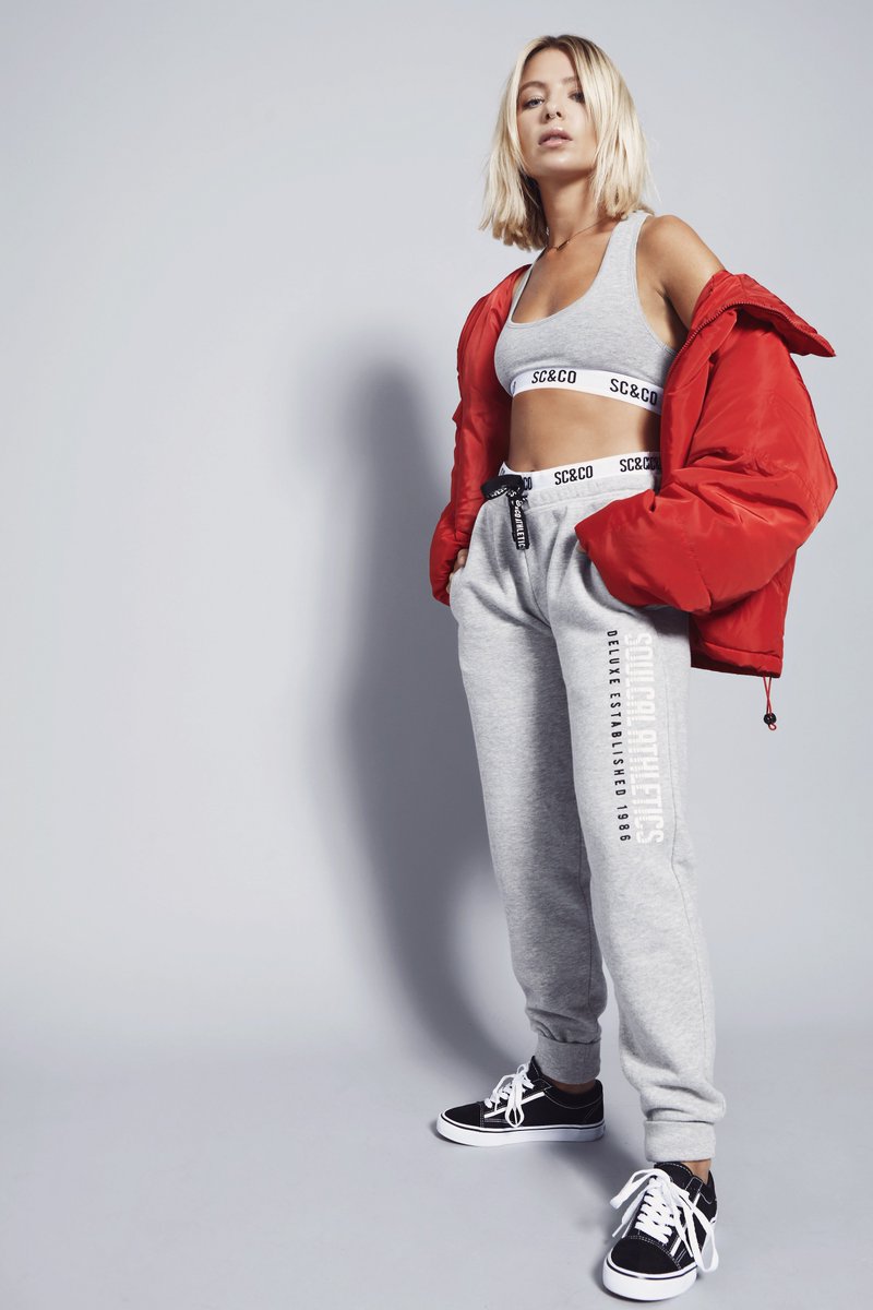 SoulCalFashion's tweet photo. Steal @JessicaWoodley  look | Shop the Deluxe Branded Joggers > https://t.co/8pqYt2e6Vx https://t.co/0I3EhORsal