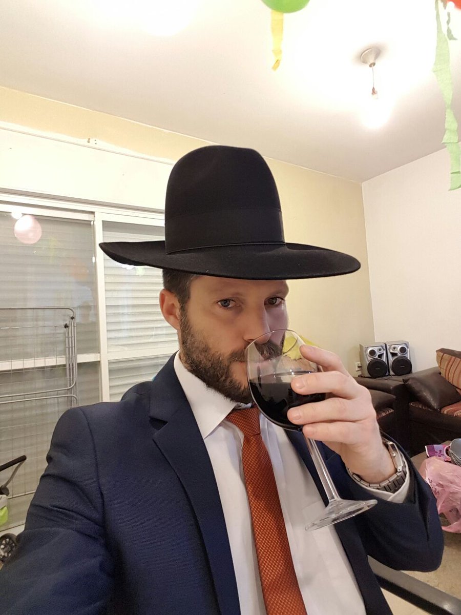 bezalelsm's tweet photo. אחרי שנתיים שניסיתי להתקבל לאגודת ישראל וזה לא הלך החלטתי השנה לנסות את דגל התורה. נראה אם ייצא משהו מגפני...

פורים שמח! https://t.co/7poLn6MmB1