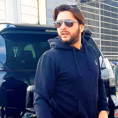 TheUmmeHani's tweet photo. @SAfridiOfficial you are our life
Our sunshine
Our everything
You give us reason to smile.
On your birthday i pray to Allah to bless your life with lots of good luck &amp; good health.
#HBDShahidAfridi  #HBDKingAfridi #BooBoom https://t.co/WsmUMqAGq6