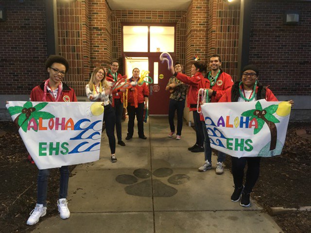 CYKC_EHS's tweet photo. Aloha! Today's #NorthWingWeek themed days was luau. One of our #AmeriCorps members was even doing the most this morning. #makebetterhappen https://t.co/sccWYwmtAH