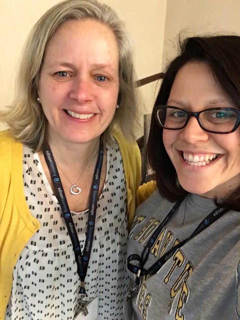 amteaching's tweet photo. Connecting with Bonaventure Alum at #MACPL18 @BonniesMBB #GoBonnies https://t.co/Qrb2Q7c2Po
