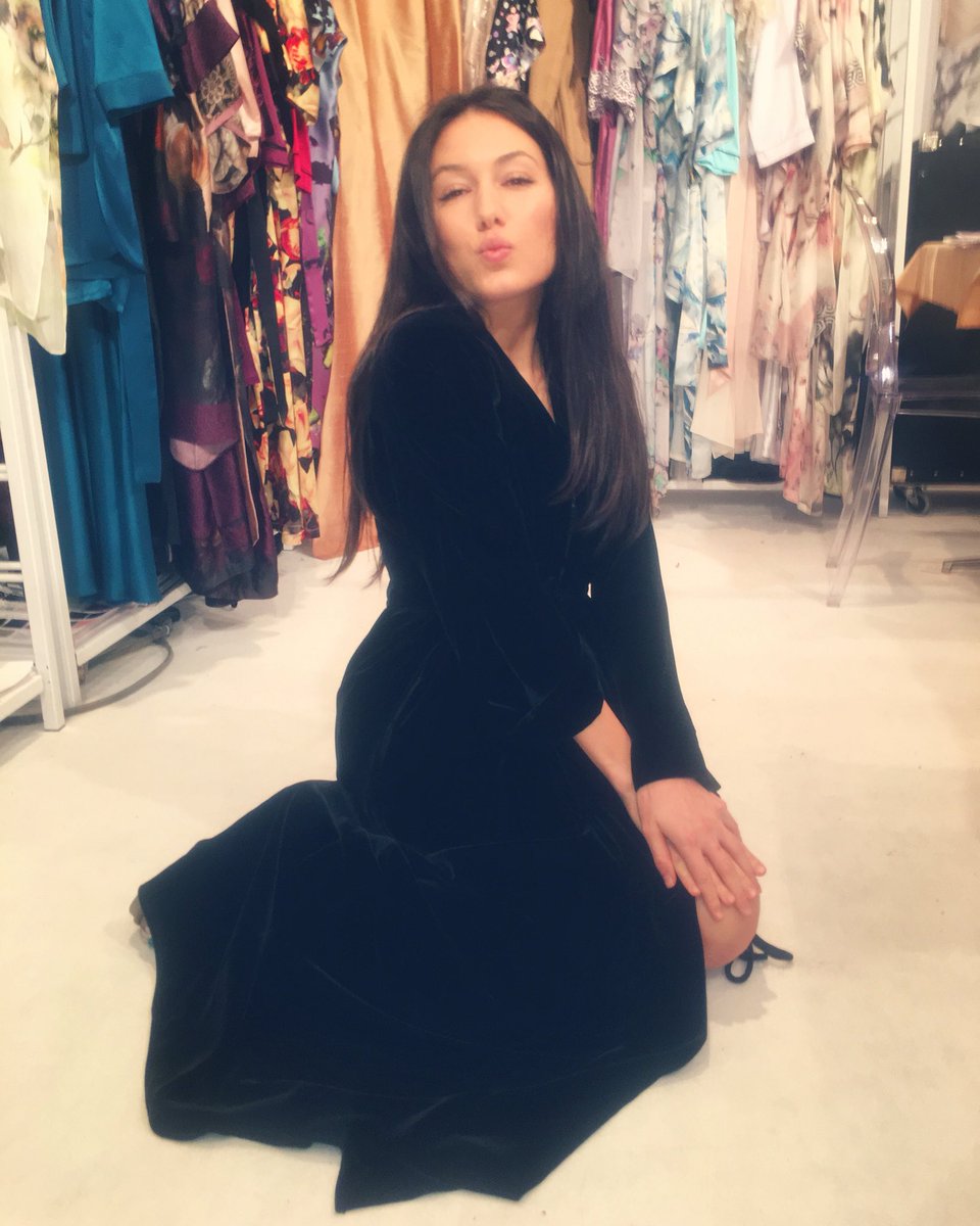 christinesilk's tweet photo. @curvexpo goers! Last chance to stop by and see our new collection of silk, velvet and lace!! ๐ค๐๐ค #Curveny #christinelingerie #curvexpo #lingerieaddict #madeincanada #velvetrobe #velvet #velvetobsession #longrobe https://t.co/klkyG9wf47
