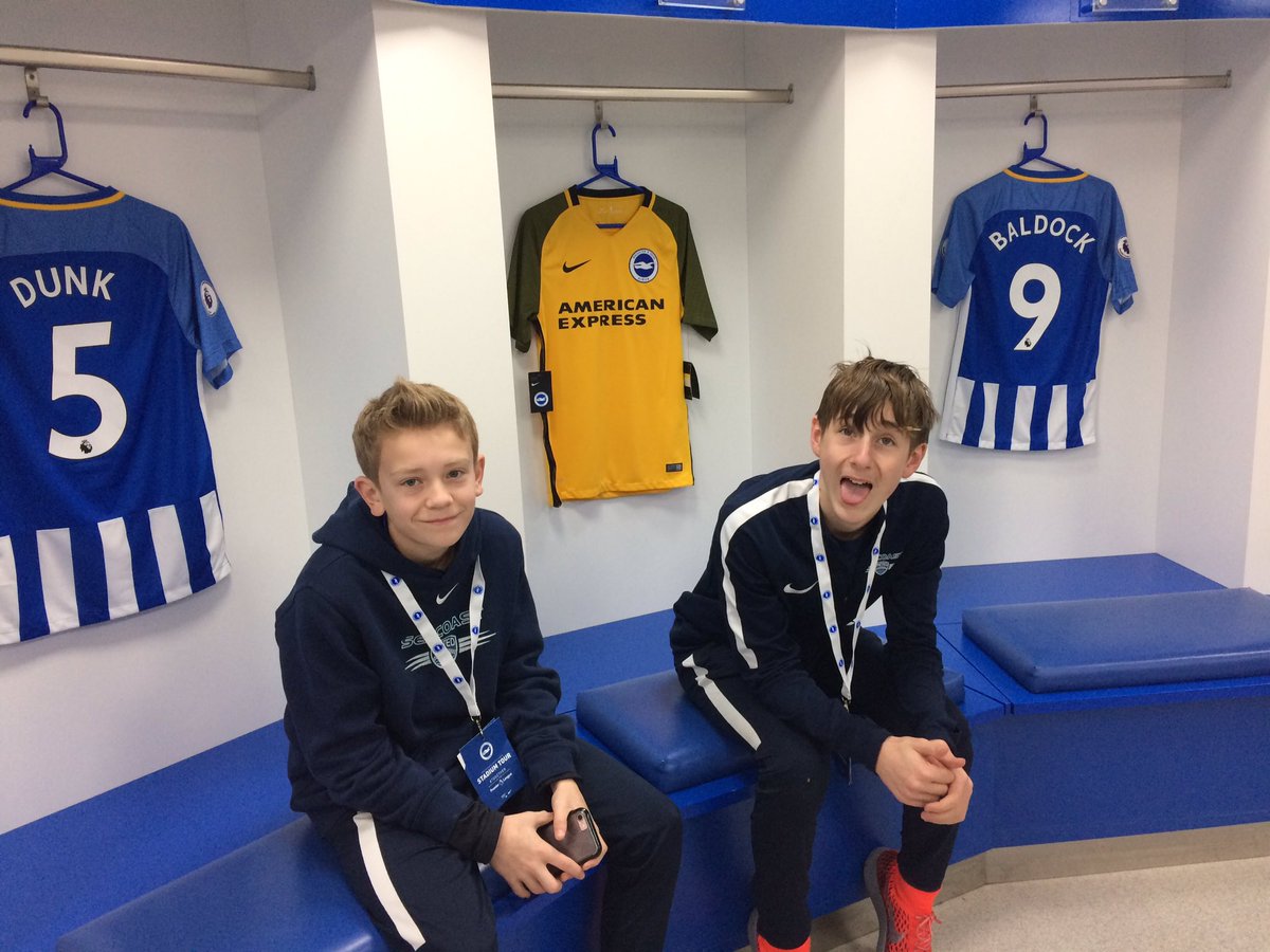 SportsToursEuro's tweet image. @SeacoastUnited in the @OfficialBHAFC first team dressing room! #inspirationtime