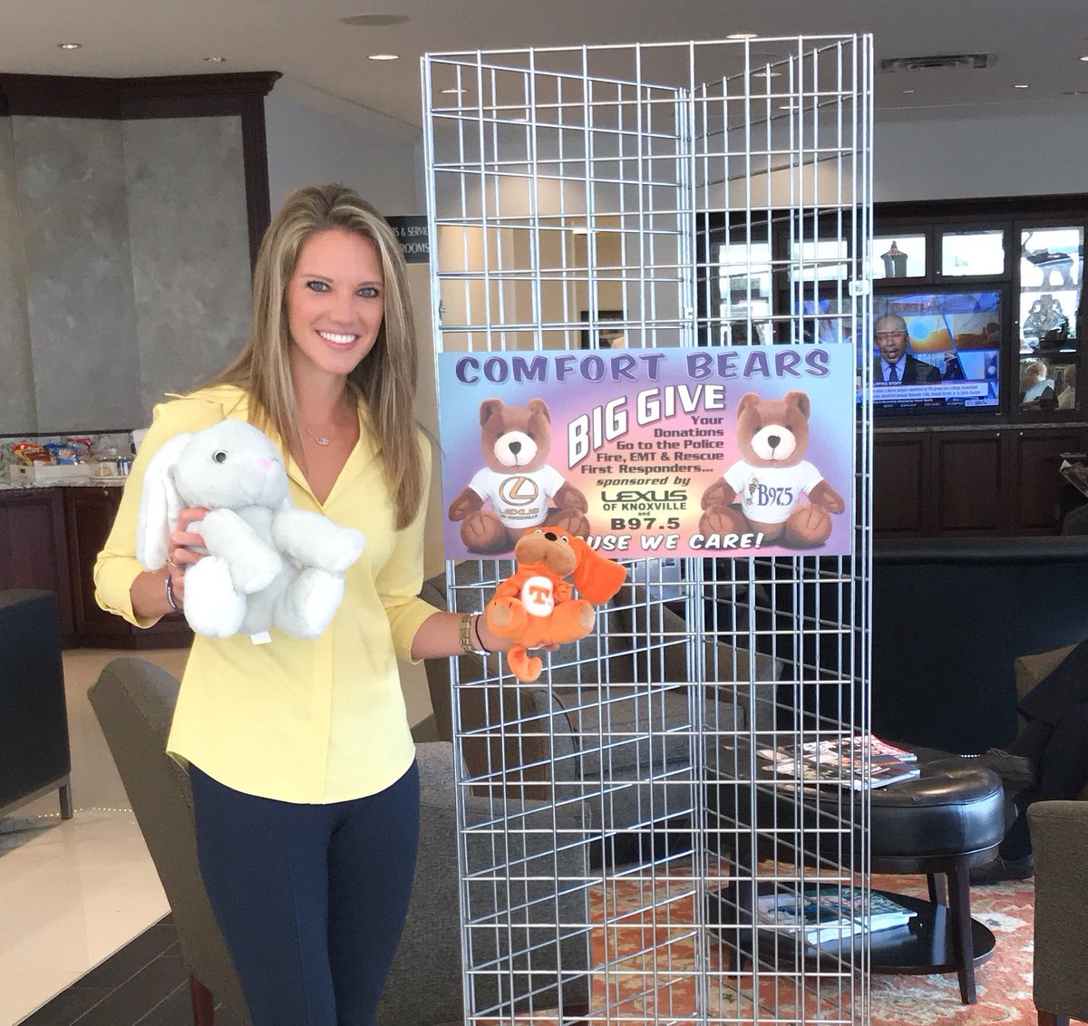 SaraMitchellTV's tweet photo. Join me in donating stuffed animals at @lexusknox for the Comfort Bears campaign. #Lexus & @b975knoxville have teamed up to accept stuffed animals that first responders will give to children at the scene of an emergency. 💛 #LexusDriverExperience https://t.co/5DcTjOSXWG