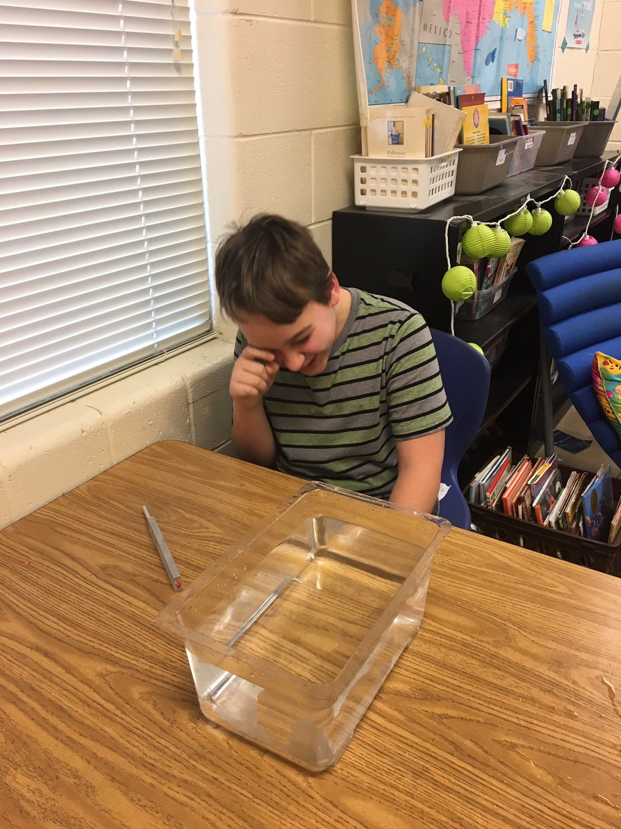 5thWithHicks's tweet photo. #Science experiments are the best when they lead to a room full of belly laughs. π @ScottScorpions #sound #lovetolearn #makemesses https://t.co/l8vHQVacRm