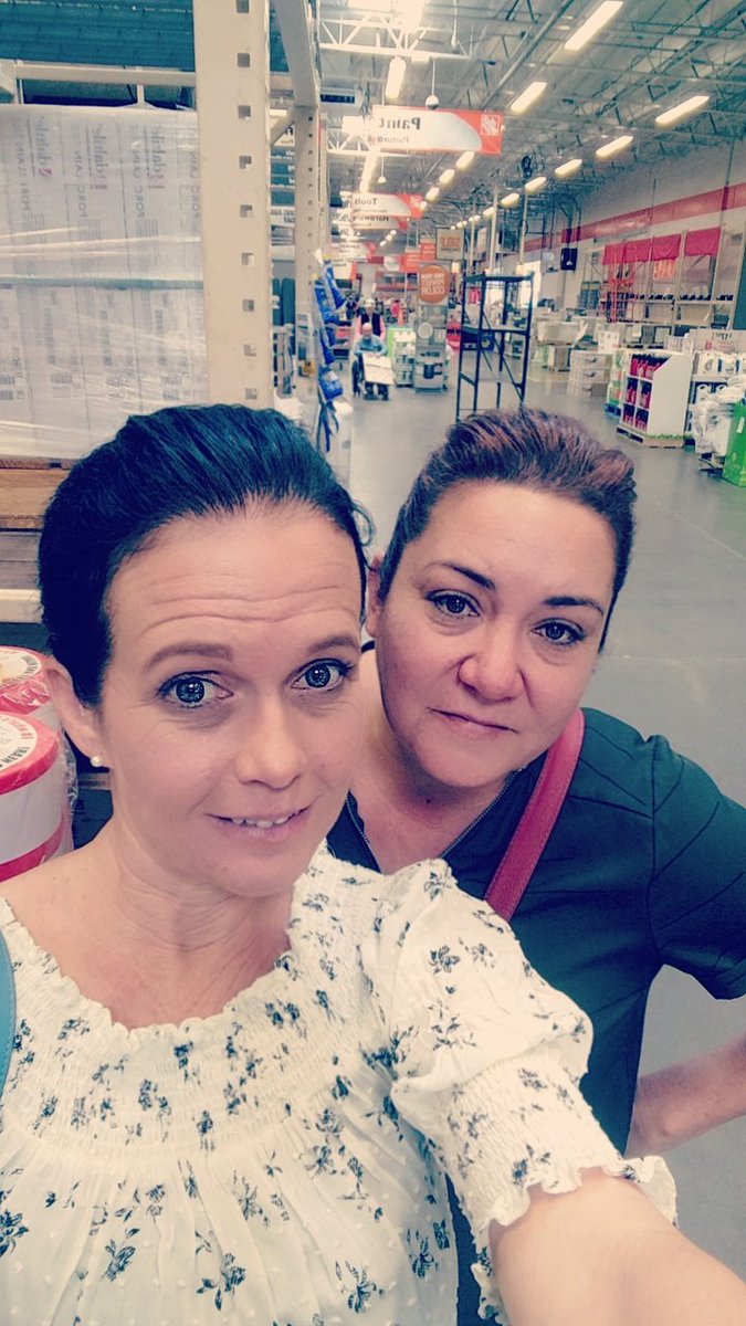 DedeProffer's tweet photo. Stopping into store 0442 Bullhead City, AZ to say a quick hello. #teamtramonto https://t.co/BbSy6HvKhg