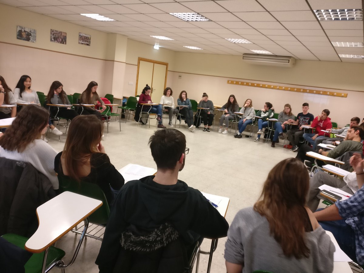 salesianosatoch's tweet photo. Esta mañana han comenzado las convivencias para los alumnos de 2° de #bachillerato. Un buen rato para pensar, disfrutar, romper la rutina y volver la mirada hacia uno mismo y hacia los demás https://t.co/01mIgRbiK7