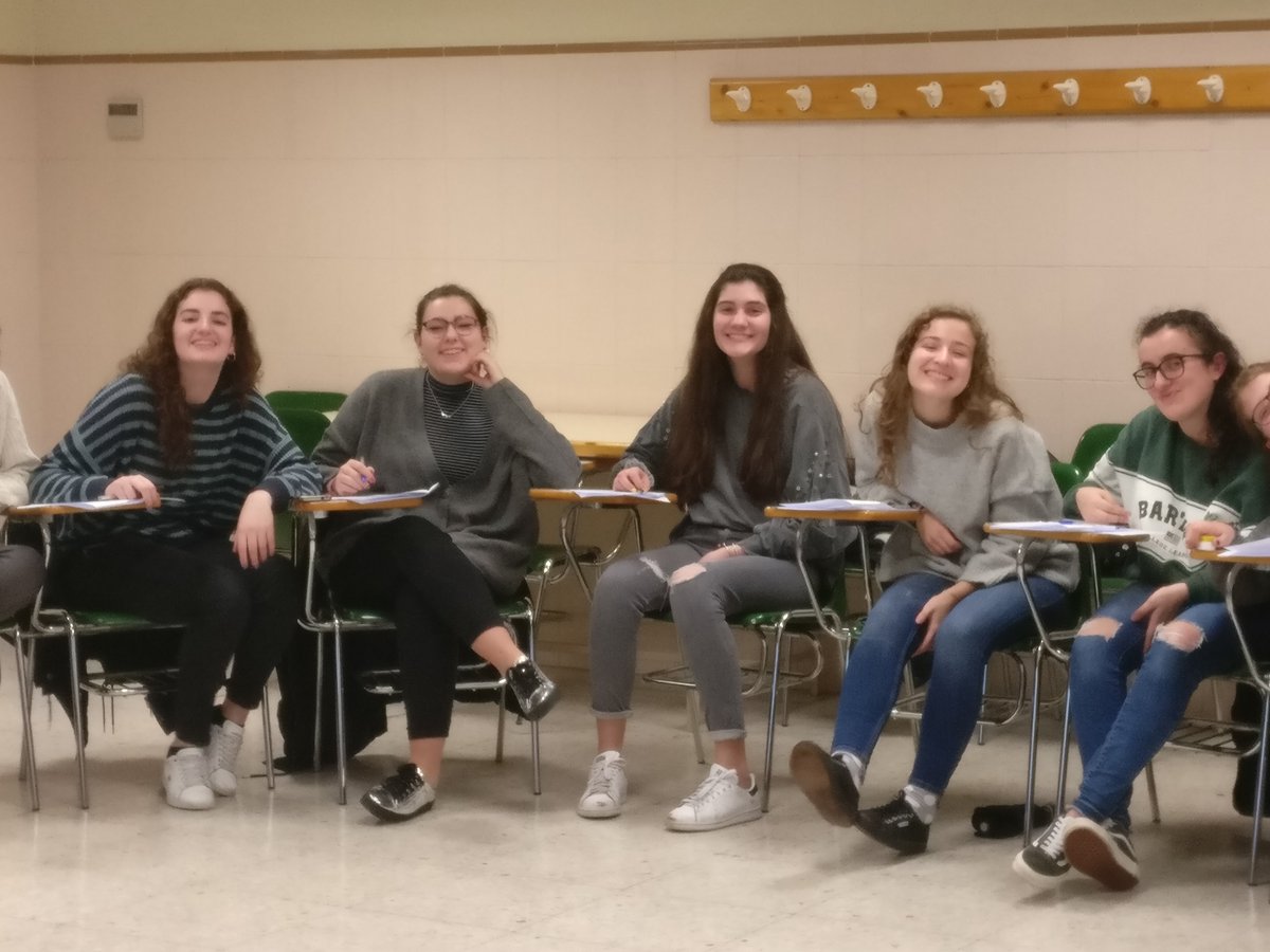 salesianosatoch's tweet photo. Esta mañana han comenzado las convivencias para los alumnos de 2° de #bachillerato. Un buen rato para pensar, disfrutar, romper la rutina y volver la mirada hacia uno mismo y hacia los demás https://t.co/01mIgRbiK7