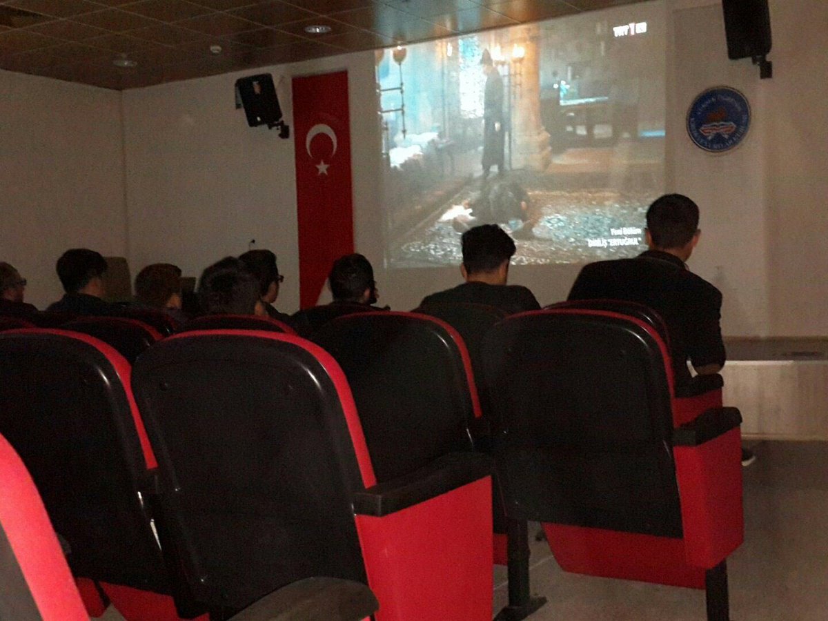 ibrahimeren's tweet photo. Ülkemizin dört bir yanındaki @GSB_KYK yurtlarından birbirinden güzel #ErtuğrulBey fotoğrafları geliyor.

Her Çarşamba akşamı büyük bir heyecanla bir araya gelip @trt1'de @DirilisDizisi izleyen tüm öğrenci kardeşlerime, bizleri yurtlarında misafir ettikleri için teşekkür ediyorum. https://t.co/GB4XlbupXp