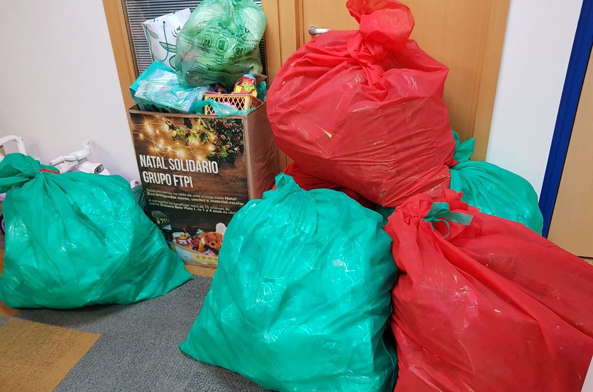 booboxftpi's tweet photo. Estivemos no CEI Chácara Bela Vista I, na zona leste de São Paulo, para o encerramento da ação realizada no Natal, quando reunimos nossa equipe para arrecadar brinquedos para as 70 crianças da creche. Vamos guardar com carinho a recordação do sorriso no rosto destes pequenos! https://t.co/3MBHv8tqRM