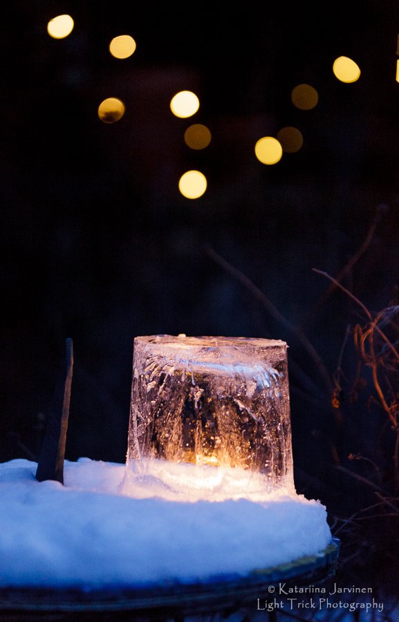 lighttrickphoto's tweet photo. Seeing as the chickens' water feeder had frozen overnight, I made a Finnish style ice lantern out of it. Took pic in the morning, too, in case it didn't last till dark ;-) #SnowDay2018 #BrightonSnow #BeastFromTheEast #TheBeastFromTheEast #weather #uksnow @snowwatchGB #SussexSnow https://t.co/beJJTpFEuQ