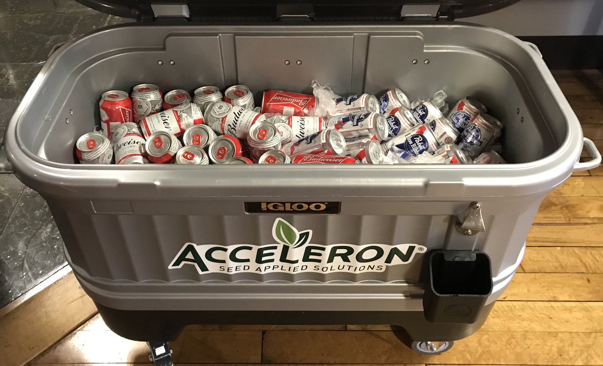 JackiLanglois's tweet photo. GET TO BOOTH 839 at @ComClassic NOW! Stop by the #SeedAppliedSolutions #Acceleron @MonsantoBioAg booth, play with our augmented reality, and enter the #GetToTheRootContest to win a party cooler! Beer not included... https://t.co/vsykXvkX3g