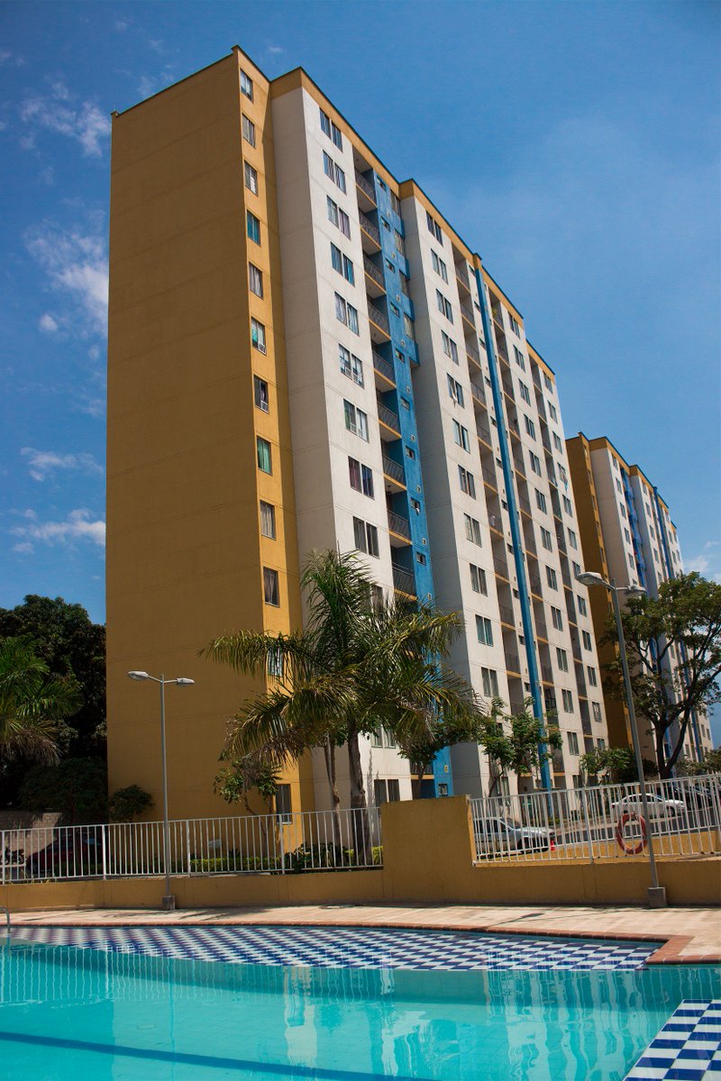 ProurbeSA's tweet photo. Hoy miércoles enamoráte del mejor proyecto de Girón, Torre Gironela, con toda la comodidad, frescura, que sólo @ProurbeSA. tiene para ti. #15años #construccion #construyendosueños https://t.co/XhnIz1sEXj