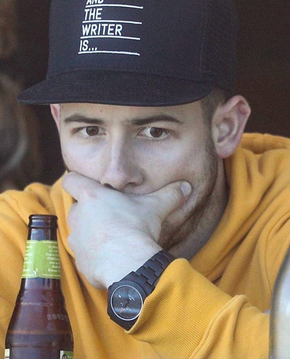 nickjonas's tweet photo. I rarely post paparazzi photos... however this is a gem 😂 https://t.co/cMHuPgTZAf