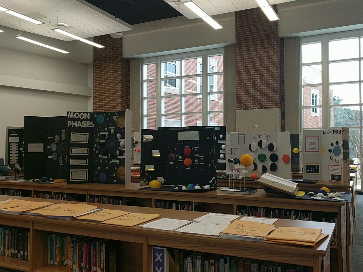 attacklibrarian's tweet photo. Three Lakes Moon Phase projects.  @attacklibrarian @threelakespta1 https://t.co/5TLNd2iYTy
