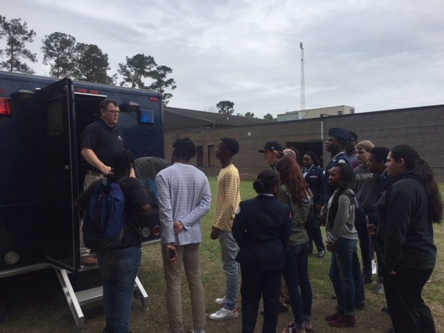 DrHarrisonElCid's tweet photo. Today we had the 43rd SC National Guard Unit WMD CST (Weapons of Mass Destruction Civil Support Team) @FDPatriot and they discussed Chemical and Environmental Analytical Lab techniques with our students https://t.co/S8Gk3yjdFQ
