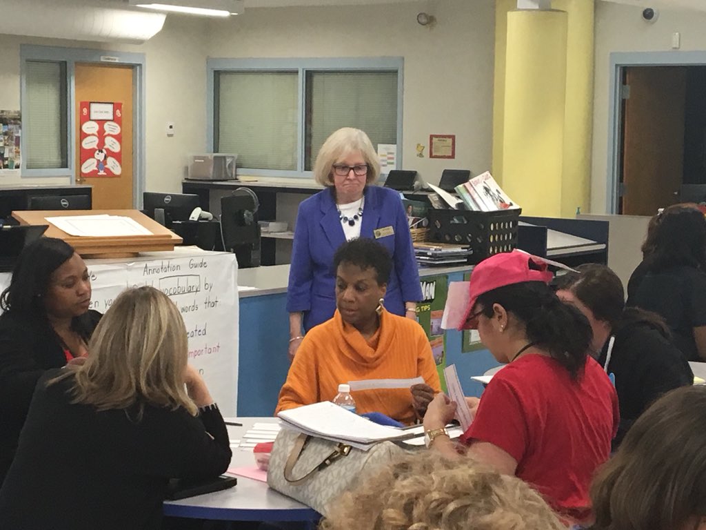 shopperNCREADS's tweet photo. NCDPI’s Nanette Wells leads 4th &amp; 5th ELA teachers in discussion about where data and standards intersect with quality questions, close reading, complex text, and yes even read aloud in Upper Elem! @elemdps @nakiahardy @pmubenga https://t.co/xEXOQXTTu9