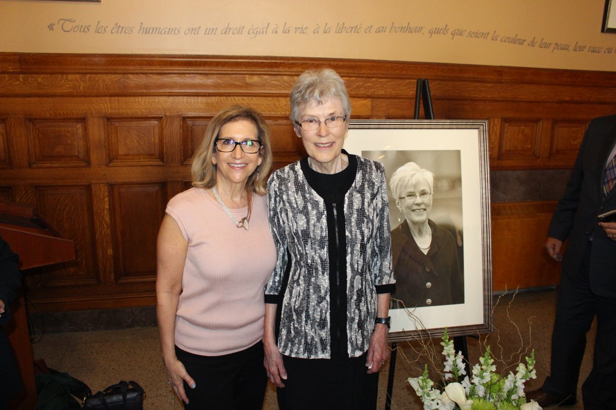 Unveiling the official portrait of <a href="/juliamunropc/">Julia Munro</a> "Lady Munro" to commemorate the longest serving female MPP in the Ontario Legislature. Thanks @LisaThompsonMPP and Speaker @DaveLevac for organizing!