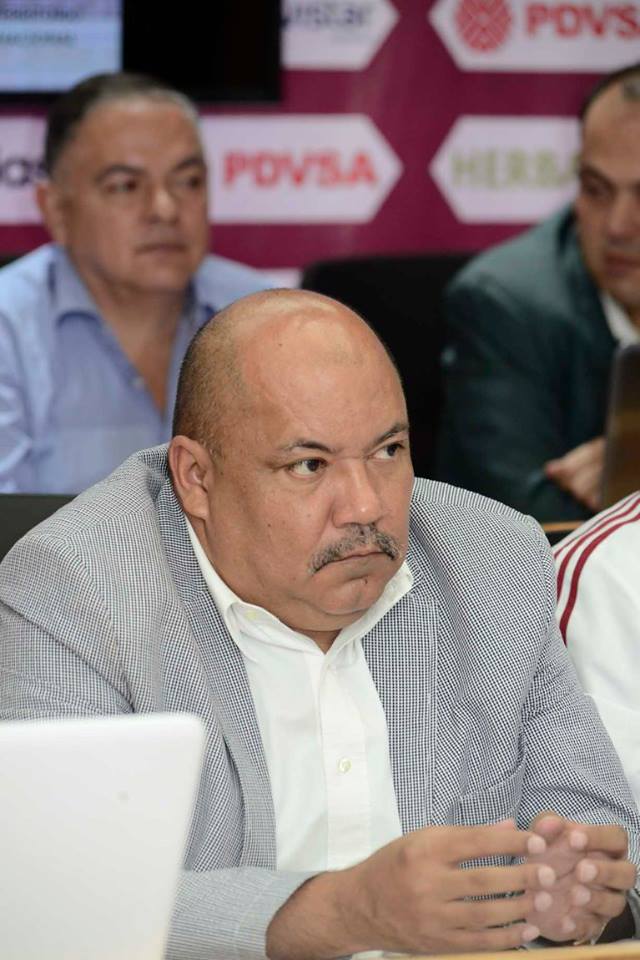 LigaSuperiorFVF's tweet photo. #LSVF | #Noticia | #Institucional | Los seis clubes que integrarán la nueva asociación que regirá los destinos de la disciplina en el país, han ratificado en la presidencia de la misma al dirigente Rafael Almarza. Actualizarán próximamente su nuevo marco jurídico. https://t.co/QO67jxqsxe