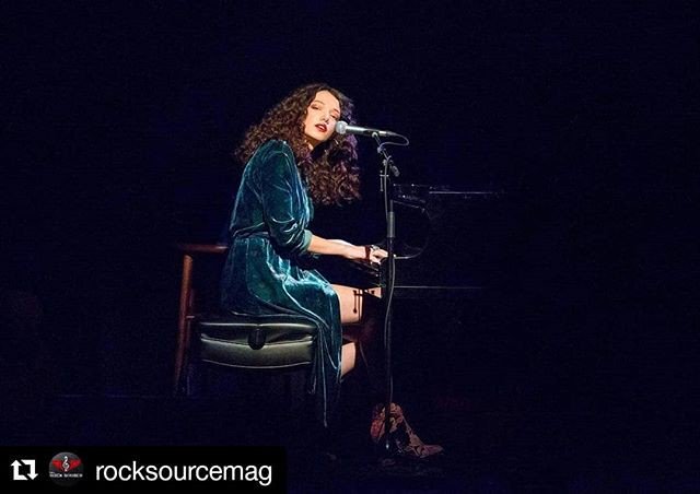 hiscoxlive's tweet photo. Reposting @poesyofficial:
right at home 📸: @scottburnsimages .
.
.
.
.
.
.
#like4likewhen #amazing #style #100likes #nofilter #bestoftheday #50likes #life #instagram #poesy #followforfollow #soldieroflove #f4f #l4l #beauty #portrait #concert #tagstagramers #live #loganstaats https://t.co/wVw7nhWqpl