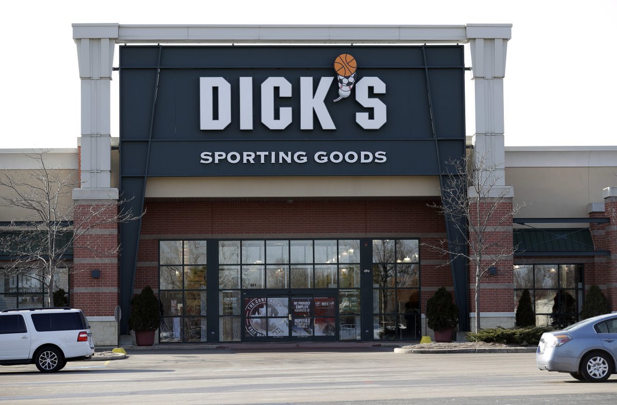 Dick's Sporting Goods ends sales of assault style rifles in stores bit.ly/2FFZemi https://t.co/3Z5c9bAvBS