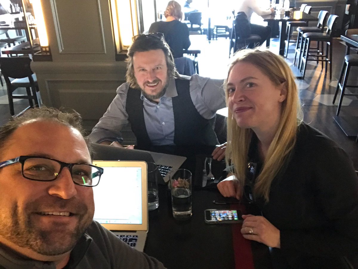 AIrocknrollgirl's tweet photo. .@trylately #smmw18 staff meeting #H2H #HumansDoItBetter https://t.co/SyIzZjT7wS