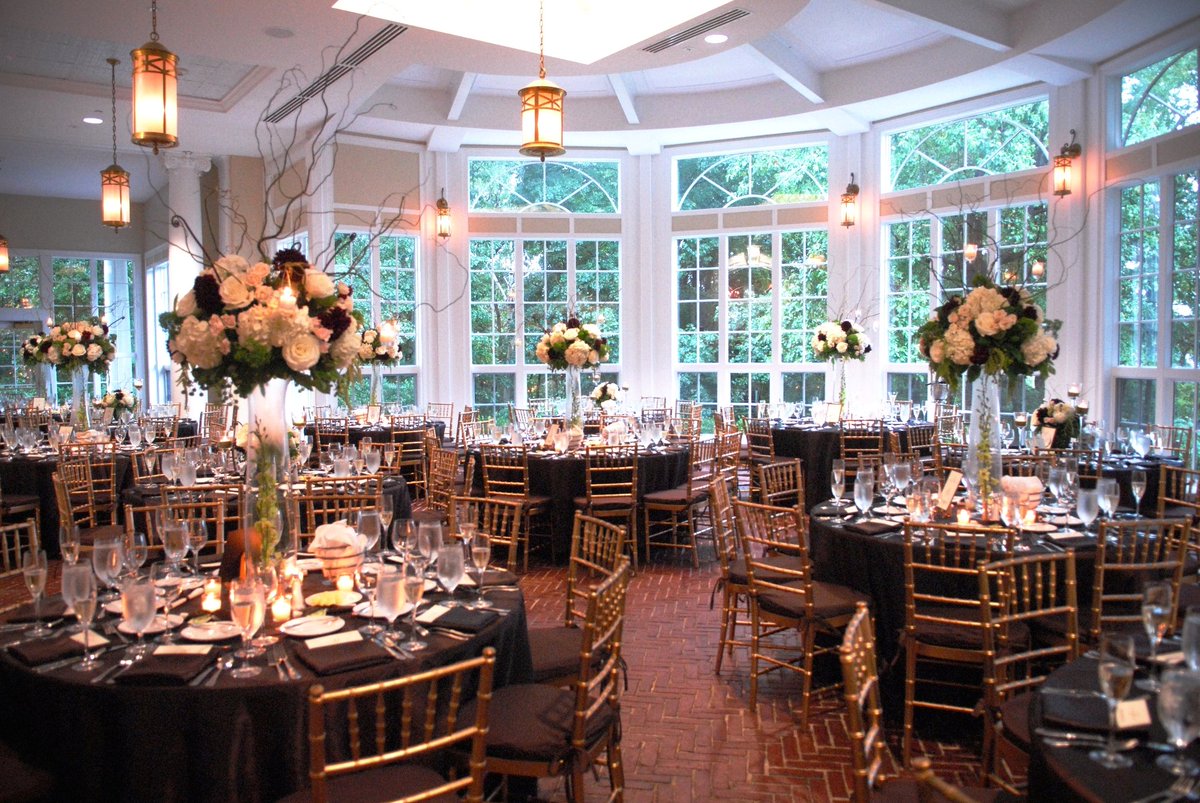 Wylie_Inn's tweet photo. In honor of #NationalFloralDesignDay, we're taking a look back at some amazing arrangements that have graced the aisles &amp; tables of the #TupperManor! https://t.co/EEt8R6KLCW