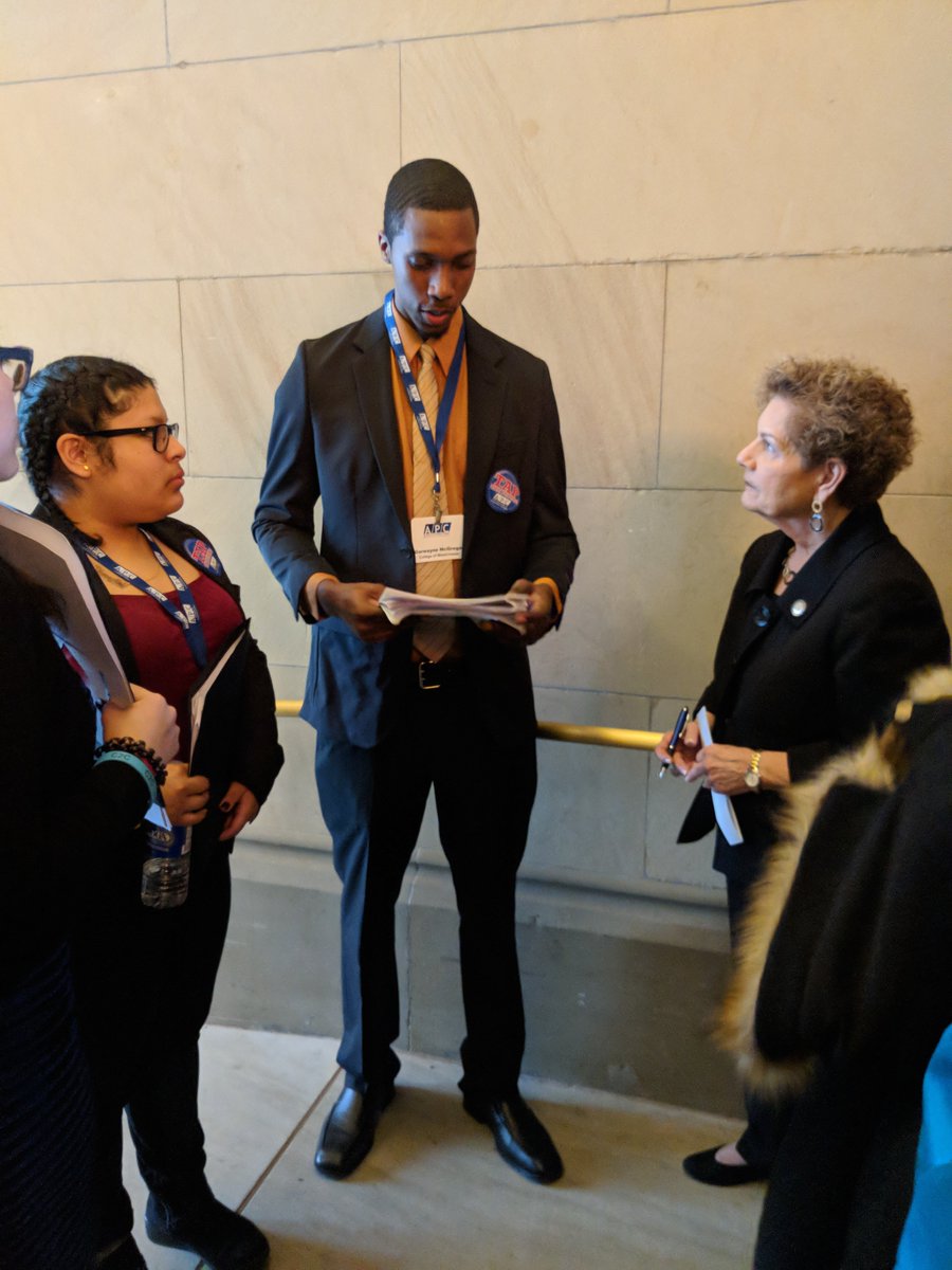 TheCofWOnline's tweet photo. π«CW students are currently in Albany lobbying for Tuition Assistance Program (TAP). Our CW delegates are part of a group representing New Yorkβs Association of Proprietary Colleges (APC). Keep up the great work! #ETAin2018 #Albany #TAP @APCColleges https://t.co/dbndYzUzmb