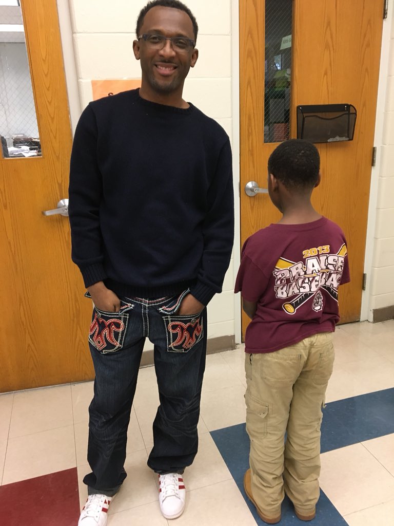APSBenteen's tweet image. It was a Wacky Wednesday kind of day @APSBenteen today. @docdrewlovett @APCALDWELL_ @DrEmilyAMassey @ahrosser @APSITPatrice @apsupdate #ReadAcrossAmericaWeek #ReadInAPS18 #APSmedia