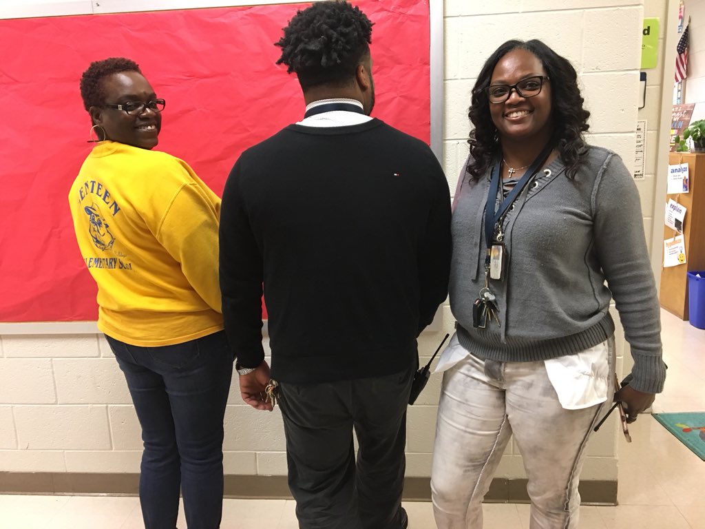 APSBenteen's tweet image. It was a Wacky Wednesday kind of day @APSBenteen today. @docdrewlovett @APCALDWELL_ @DrEmilyAMassey @ahrosser @APSITPatrice @apsupdate #ReadAcrossAmericaWeek #ReadInAPS18 #APSmedia