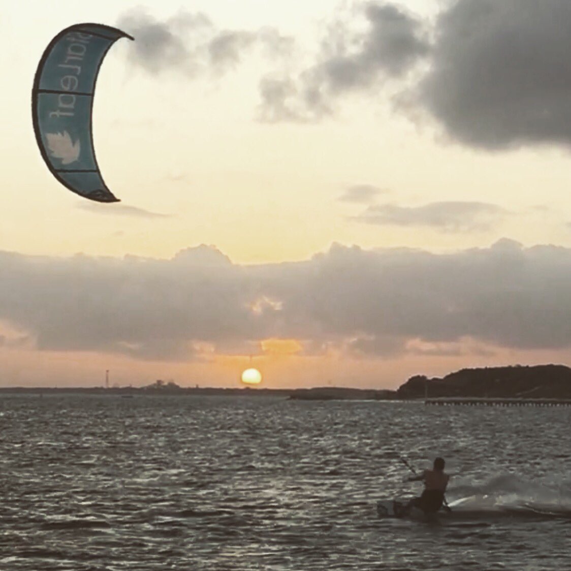 codianwill's tweet photo. After my great video cI greened this morning I am out on my #StarLeaf kite https://t.co/Ln7p7KVHJ9