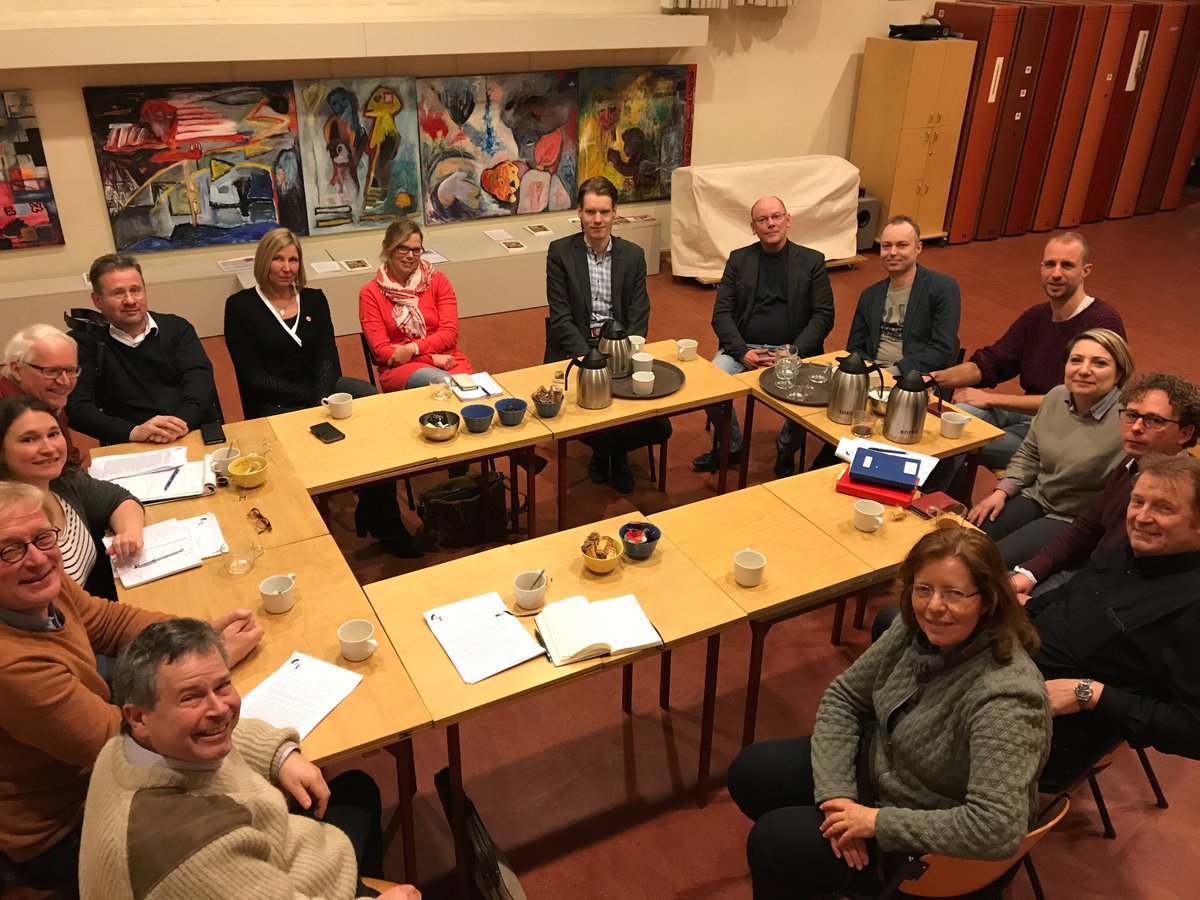 COCDeventer's tweet photo. Ook in Deventer wordt er hard gewerkt aan een Roze Stembusakkoord! Bijna alle politieke partijen trotseerden de kou! Hulde! https://t.co/LMXGpprjWj