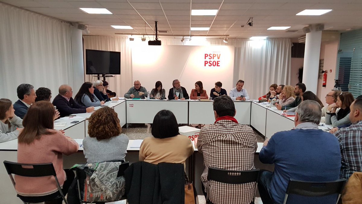 SanGomezLopez's tweet photo. El próximo 8 de marzo debemos alzar la voz en favor de la igualdad laboral entre hombres y mujeres. Por ello, hoy la Ejecutiva del @PSOEValencia ha acordado secundar los paros y movilizaciones promovidos por los sindicatos en el #DíaInternacionalDeLaMujer. https://t.co/oHT5Fu31hg