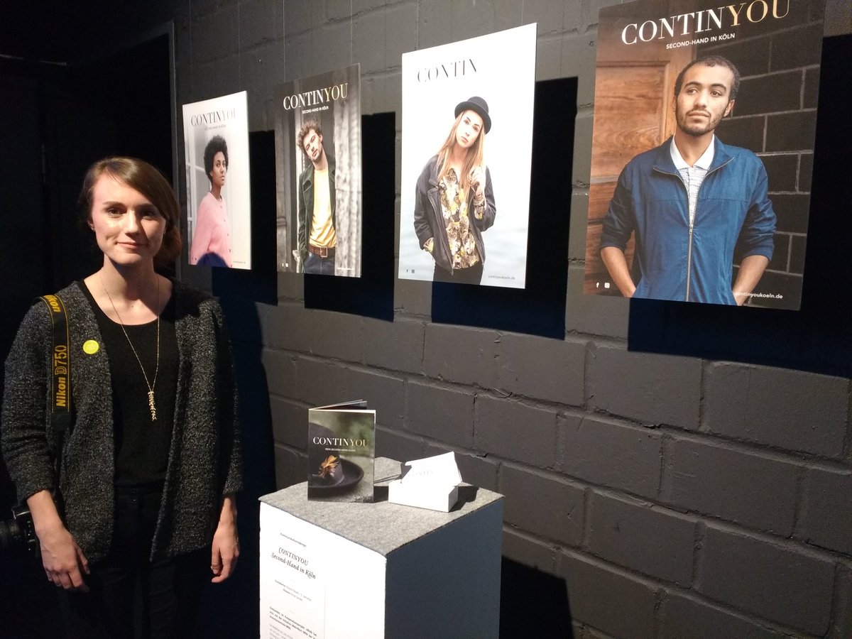 MehrWert21's tweet photo. #Continyou hilft, #SecondHand als neuen #Modetrend zu etablieren, sagt @vznrw-Bereichsleiterin @u_schell über die Foto-Serie von Eleanor Nevell, die den 1. Preis im Wettbewerb #Bleibbeimir erhält. @ecosign_academy https://t.co/NYNRvtm64d