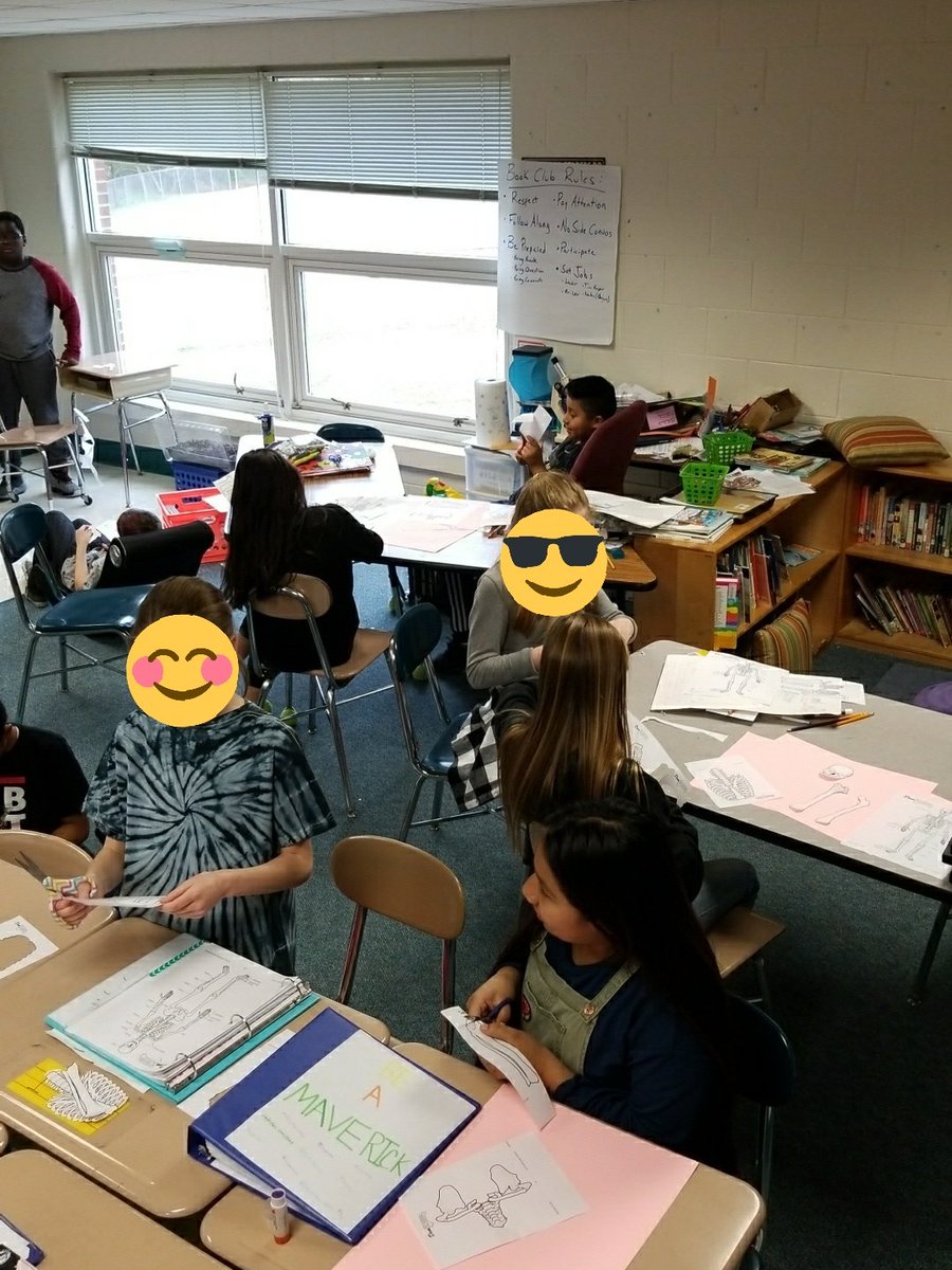 Mr_B_ApexElem's tweet photo. Building our skeletons learning about our skeletal system #apexelementary #5thgrade @apexescougars https://t.co/Fp2JkxBmXN