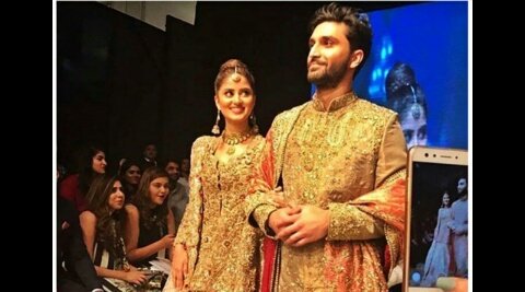 PareezaySheikh's tweet photo. More #RampWalk #PLBW17 #AsFiya #SaHad ππ
Pic1: The way She looking at himπ
Pic2: The way He looking at herπ https://t.co/lu7E1NurjY