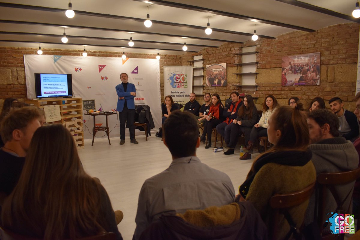 AsociatiaGoFree's tweet photo. Talking about Holocaust in Transylvania with Dr. Zoltán Tibori Szabó, Director of the Institute for Holocaust and Genocide Studies #TLWE #TheLongWayToEurope #GoFree #NoHate #NeverAgain #WeRemember https://t.co/S3pTIoZIrT