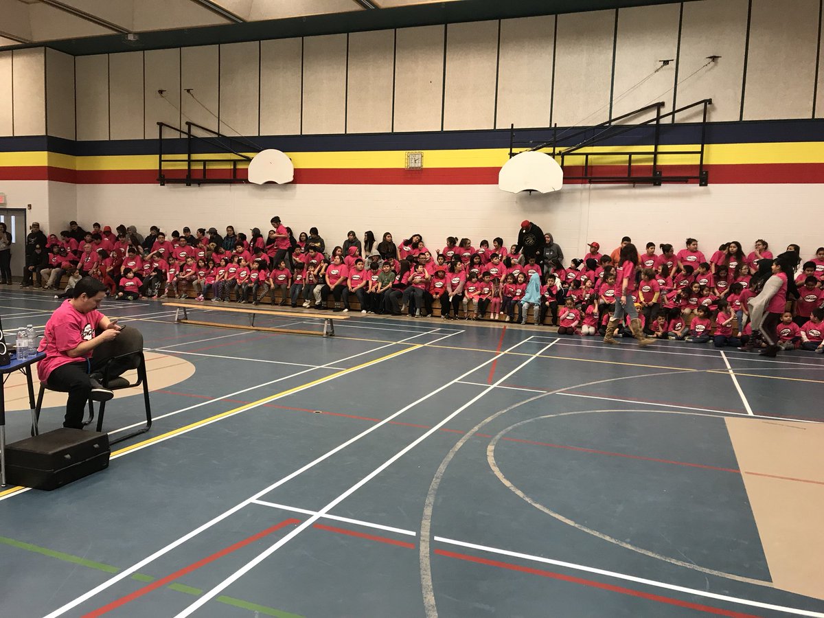 GBenjoe's tweet image. #PinkShirtDay #fhqtc #piapot #payepotschool