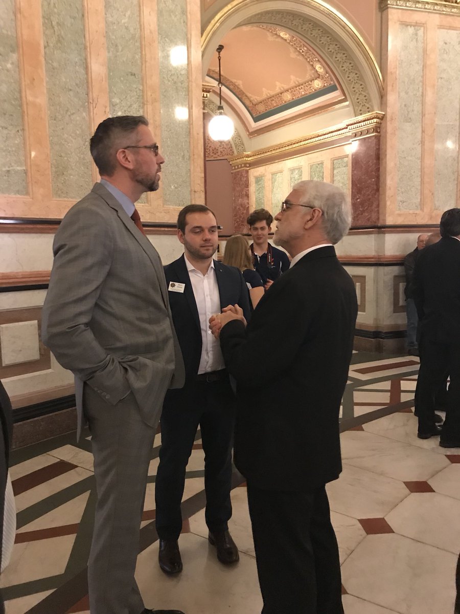 sac_uiuc's tweet photo. @ILTreasurer knows the importance of investing in the @Illinois_Alma and @UofILSystem. Thanks for speaking at our Rally for Higher Education! https://t.co/m3EeAsCMFr