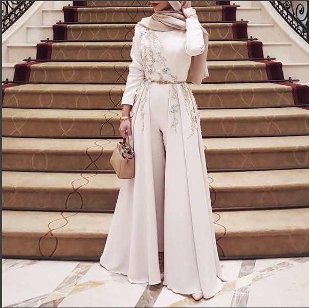 .<a href="/sohamt/">soham toprani</a> we Love everything about this jumpsuit! Another outfit inspiration for you all.. Tag someone who would look amazing in this!
#fashion #clothing #blogger #trend #classy #style #cream #jumpsuit #hijabi