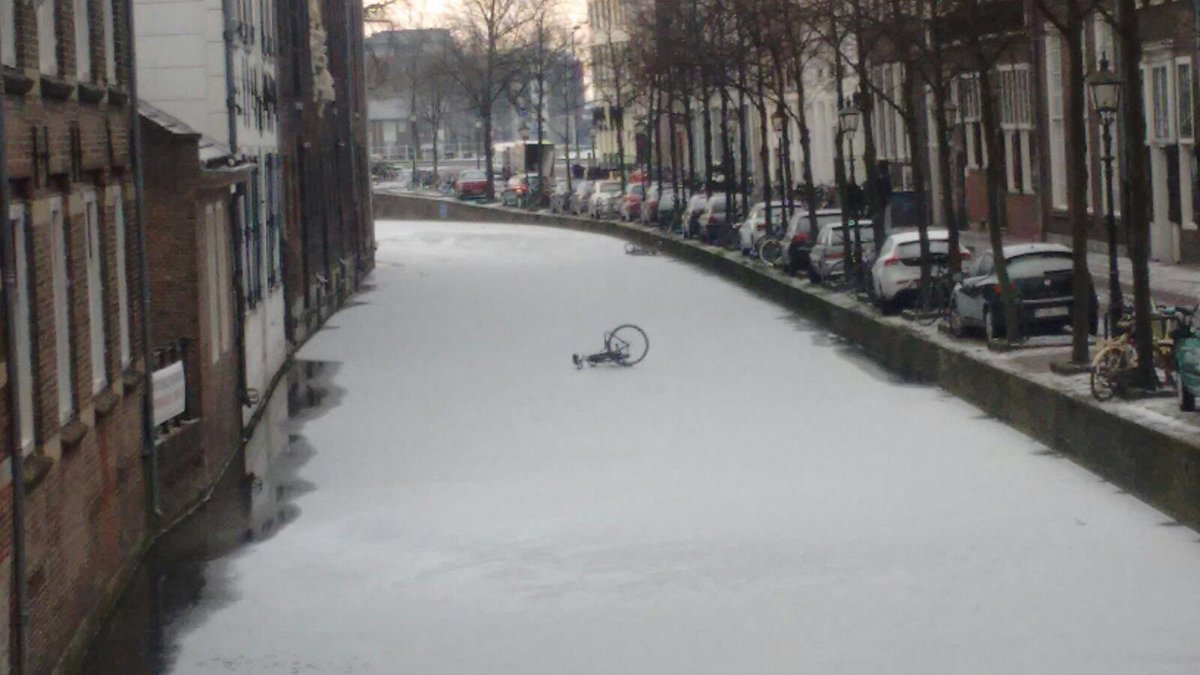 sriramahere's tweet photo. #Netherlands  #Delft frozen...and Dutch Symbol and Identify (🚲)  frozen ! https://t.co/0ooiVUKCfR