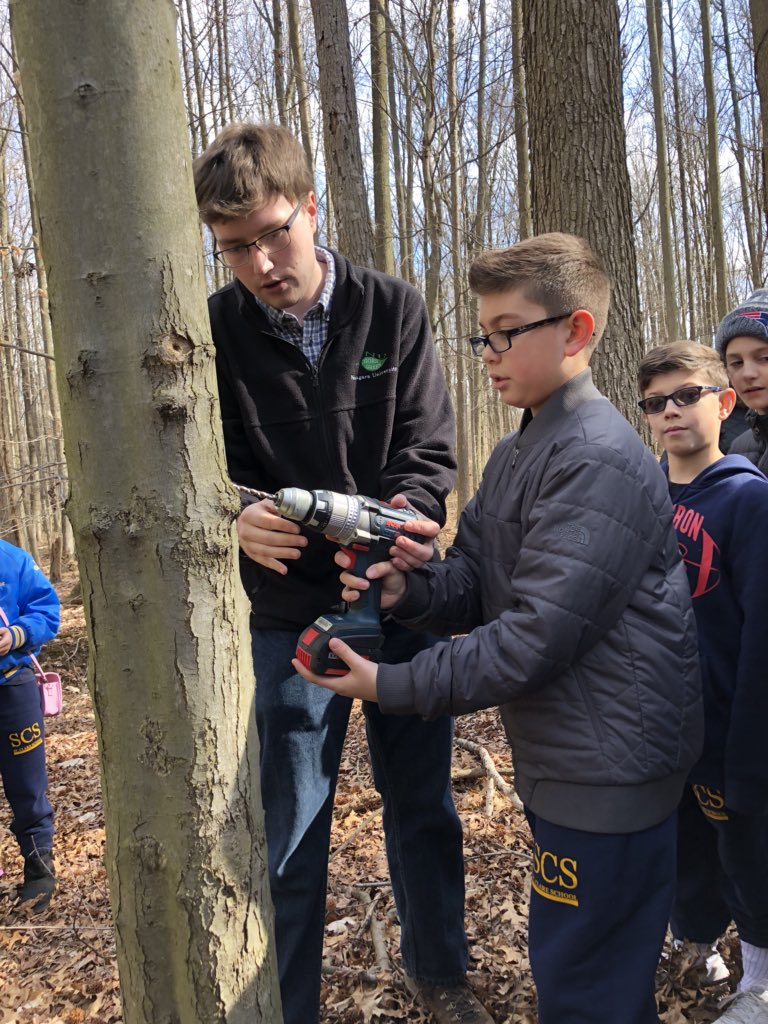 SCSMsMueller's tweet photo. We had such a fun day learning how syrup is made! Thank you @ClayPitPonds for having us! The children even said this was the “best field trip ever!” #scsfieldtrip #maplesyrupscience 🌳 https://t.co/hBfFXA7RCx